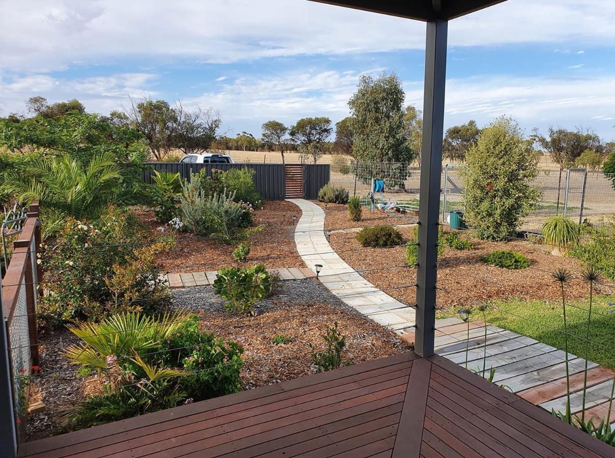 The Mains Guest House 2 Bedroom Farm Stay Corrigin Exterior foto