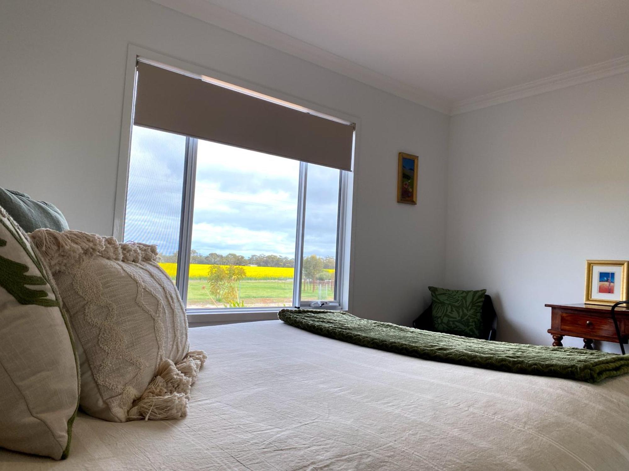 The Mains Guest House 2 Bedroom Farm Stay Corrigin Exterior foto